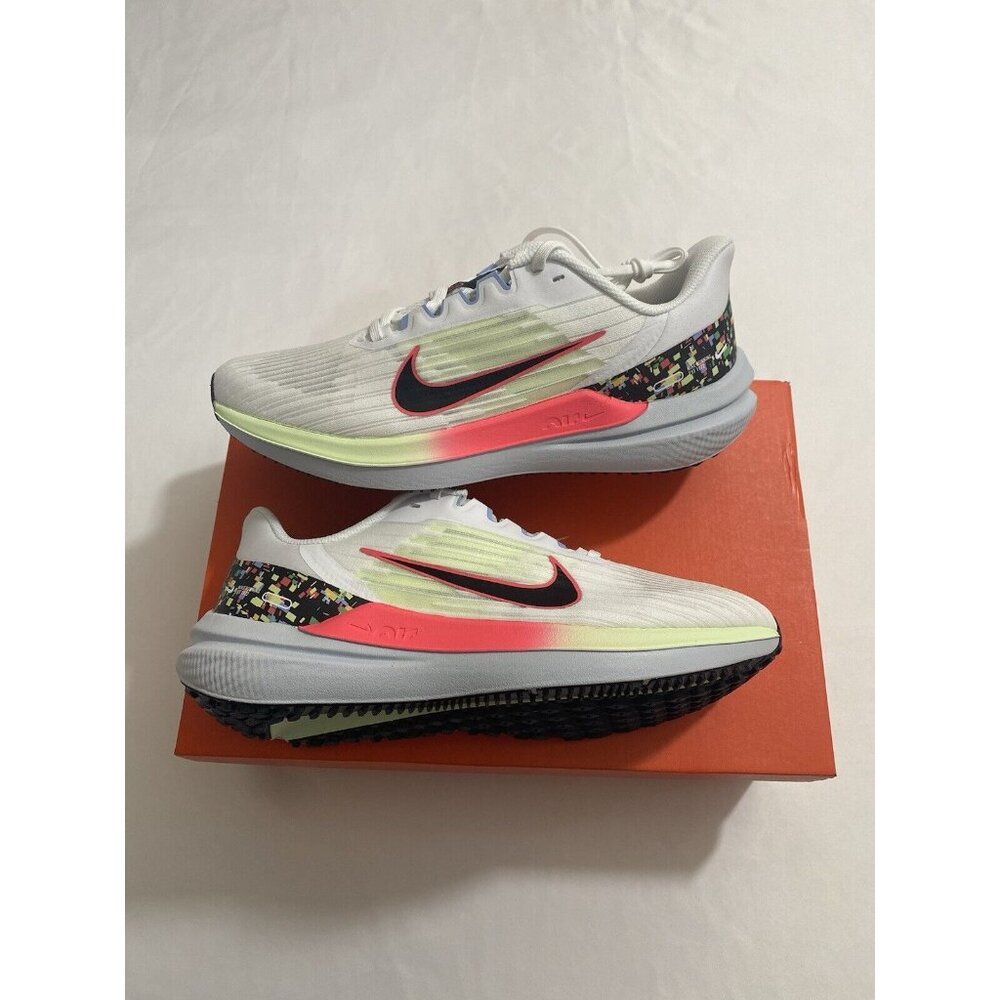 New Women’s Size 9.5 White Nike Air Winflo 9 Running Shoes FD0880 100 - Picture 3 of 10